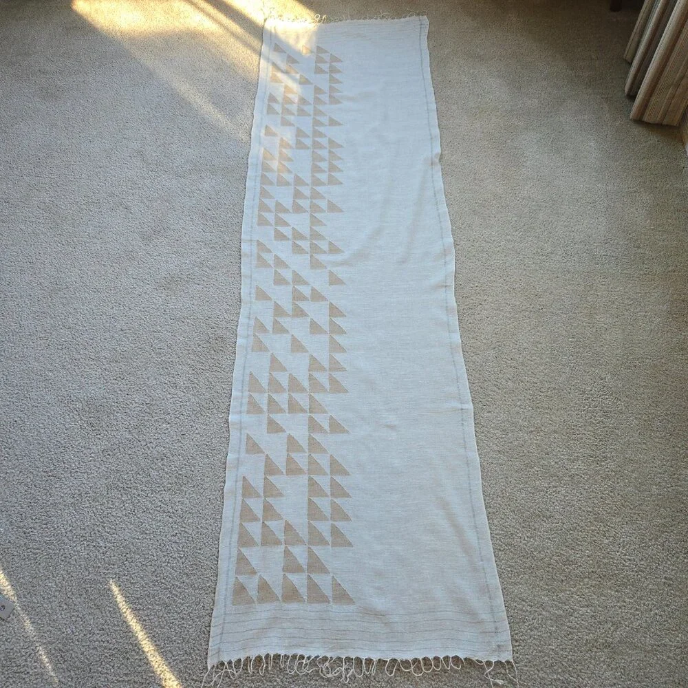 NWOT Slub Cotton Scarf With Tan Triangles Geometric Lightweight